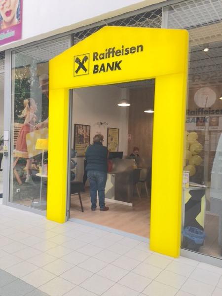Novootvorená predajňa Raiffeisen banka
